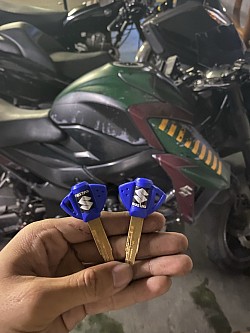 รับทำ กุญแจชิฟ หายหมด Suzuki Suzuki GSX-S750