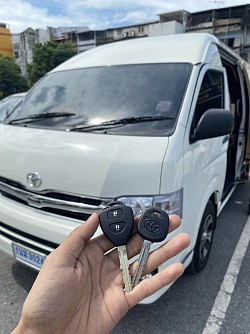 รับทำกุญแจรีโมท Toyota Commuter